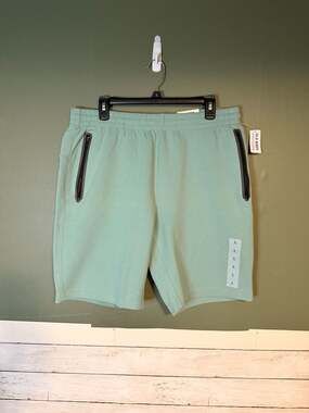 NWT Old Navy Active Shorts Mens Large Dynamic Fleece 9" Inseam